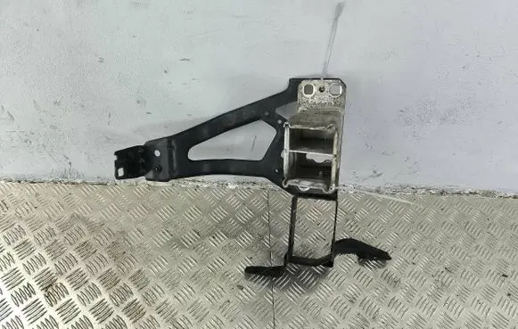 BMW 5 E60 E61 Front bumper mounting bracket 7163484