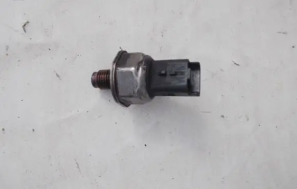 Peugeot 207 Fuel pressure sensor 27T4CZ8