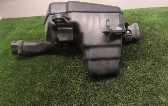 Toyota Prius+ (ZVW40) Intake resonator 1789337040
