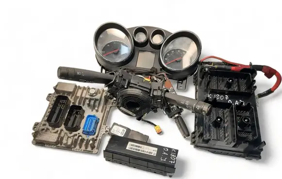 Engine ECU kit and lock set