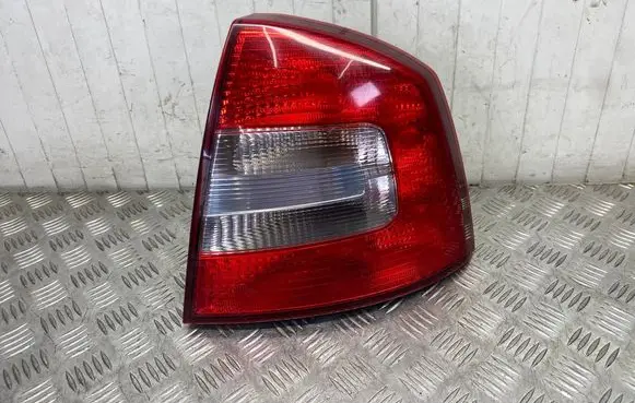 Skoda Octavia Mk2 (1Z) Rear/tail lights 1Z5945096B