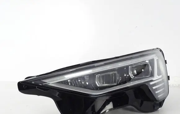 Audi e-tron Headlight/headlamp 4KE941033D
