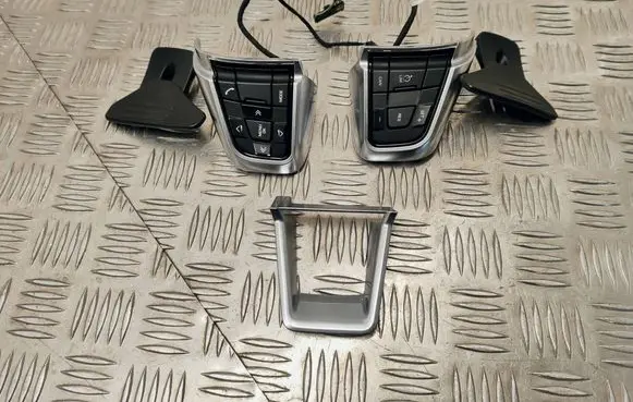 Land Rover Discovery Sport Steering wheel buttons/switches BJ327L074BA BJ327L074AA 30631210