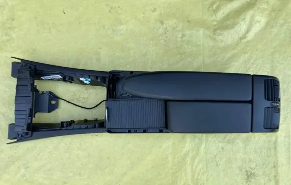 Mercedes-Benz C AMG W204 Center console A2045401307 A2046802150 A2046800150