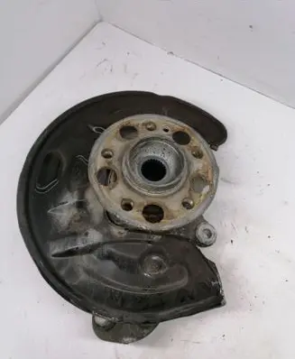 Front wheel hub