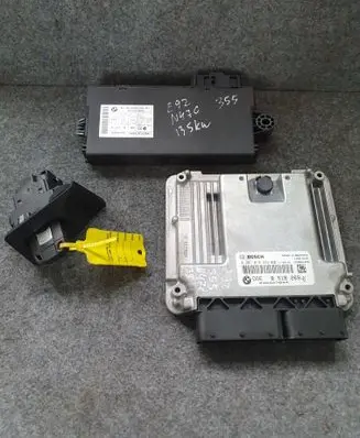 BMW 3 E92 E93 Engine ECU kit and lock set 8518269 9262361