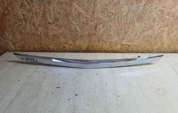 Opel Astra H Tailgate trim 13223917