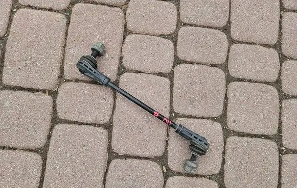 Opel Insignia B Front anti-roll bar/stabilizer link 84077102-
