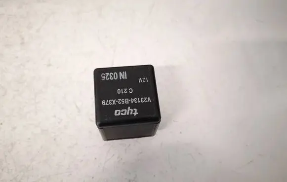 Mazda 3 I Other relay V23134B52X379