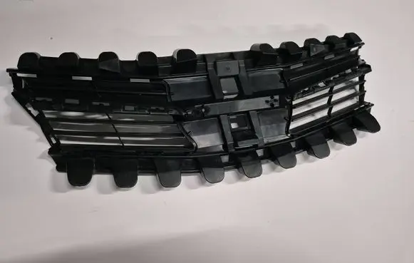 Toyota Verso Front bumper upper radiator grill 531110F060