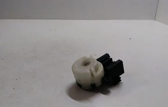 Toyota Avensis T220 Ignition lock contact 