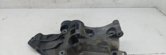 Renault Scenic II - Grand scenic II Generator/alternator bracket 8200327134