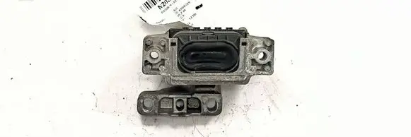 Volkswagen Golf VII Engine mount vacuum valve 5Q0199262BD
