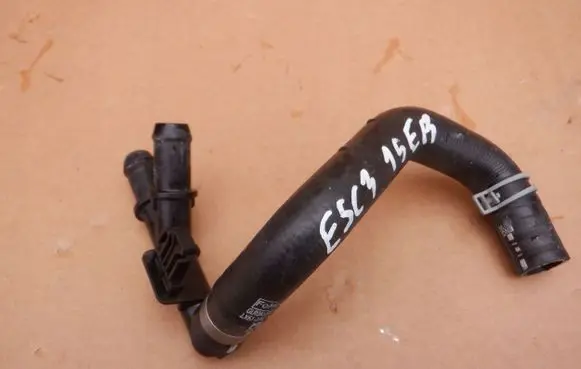 Ford Kuga III Engine coolant pipe/hose LX6118K579AAE
