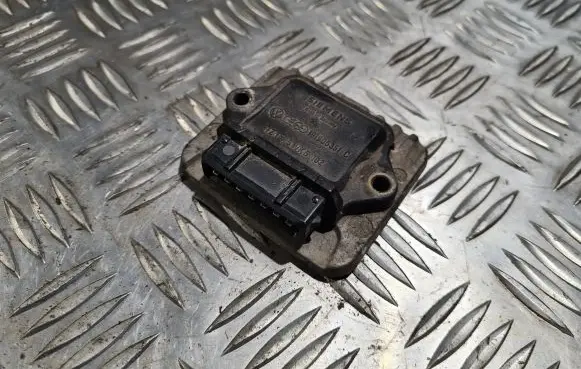Volkswagen Golf II Ignition amplifier control unit 191905351C