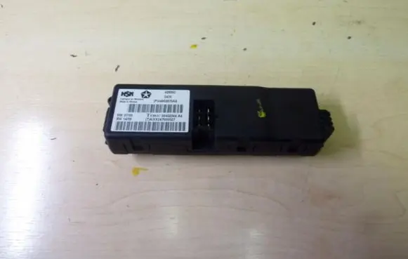 Chrysler 300 - 300C Seat heating relay P04602670AA G811