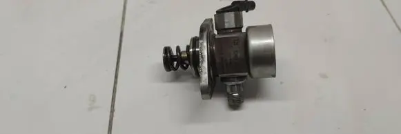 Peugeot 308 Fuel injection high pressure pump 9807550080 28377613 20160511