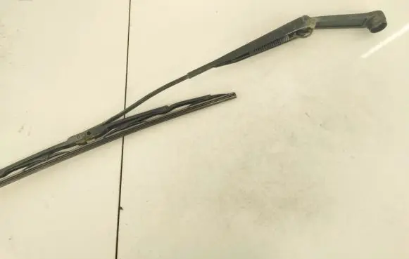 KIA Carens I Front wiper blade arm s9658 rsdr1300