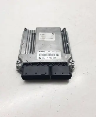 BMW 5 E60 E61 Engine control unit/module 7796680 0281011762