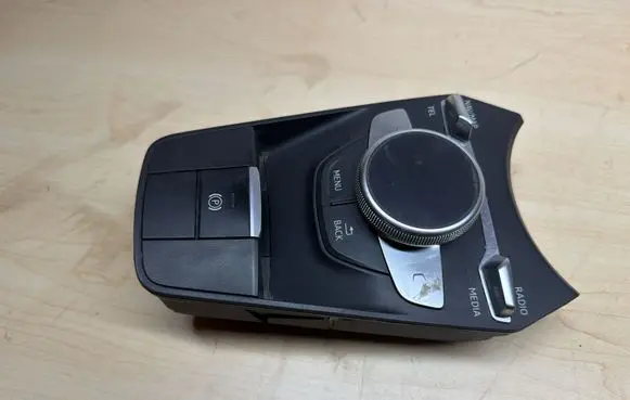 Audi A1 Head unit multimedia control 8S0919614L