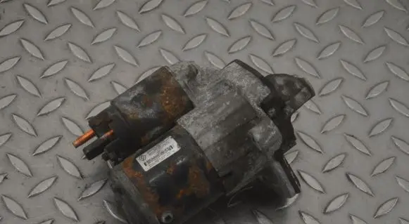 Nissan Juke I F15 Starter motor 233004979R