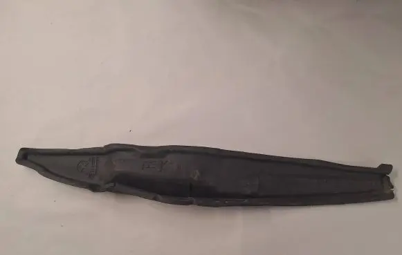 Chrysler Pacifica Fender end trim 68225662A