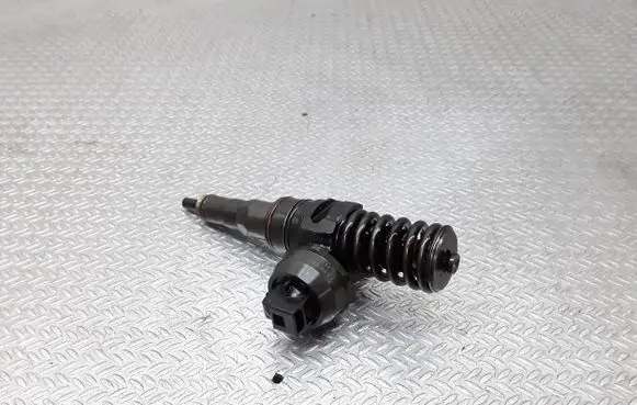 Audi A4 S4 B6 8E 8H Fuel injector 038130073AR