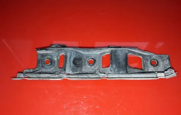 Volkswagen PASSAT B6 Front bumper mounting bracket 3C0807183