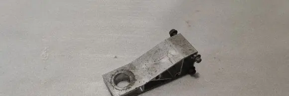 Mercedes-Benz S W222 Radiator mount bracket 2226261331