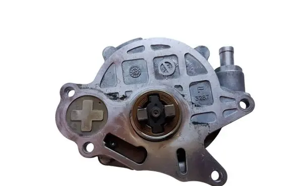 Audi A3 S3 8P Vacuum pump 03L145100