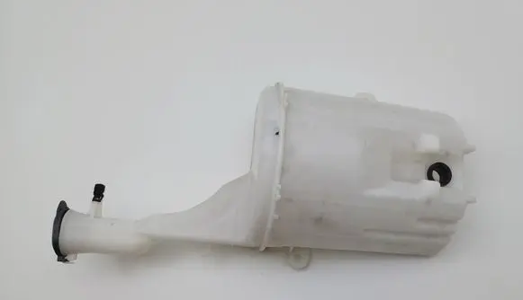 Toyota Yaris Windshield washer fluid reservoir/tank