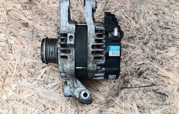 Hyundai Tucson TL Generator/alternator 373002U200 61005074 3730020200