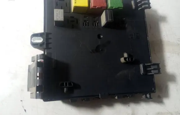 Opel Zafira B Fuse box set 13205777 519165005 00003790