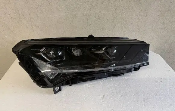 Skoda Enyaq iV Headlight/headlamp 5LB941016A