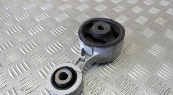 Engine mount bracket