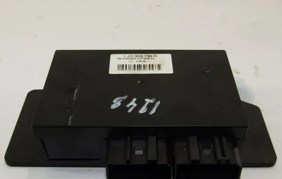 Volkswagen PASSAT B5 Other control units/modules 1J0959799R