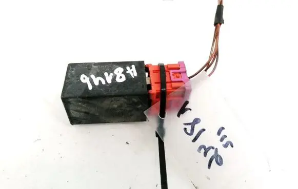 Audi A4 S4 B5 8D Other relay 4D0907131