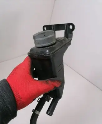Audi A4 S4 B7 8E 8H Power steering fluid tank/reservoir 8E0422373B