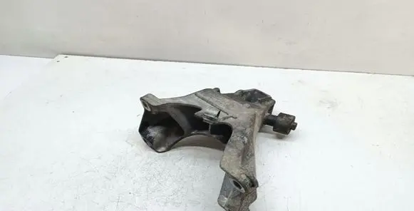 BMW 3 F30 F35 F31 Engine mounting bracket 6870608 22116870608