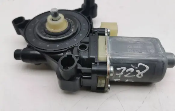 Audi A1 Front door window regulator motor 8W0959302 0130822704