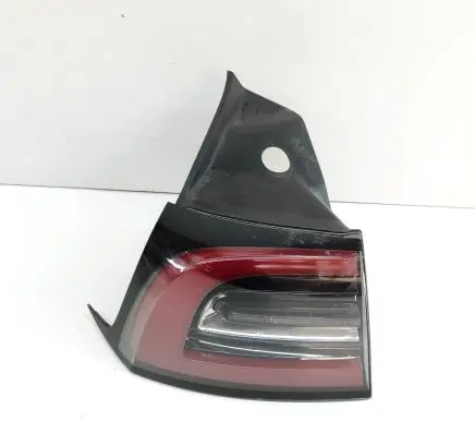 Tesla Model 3 Rear/tail lights 107739700H