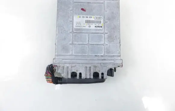 Audi A4 S4 B5 8D Engine control unit/module 0281001425 028906021CE 0281001426