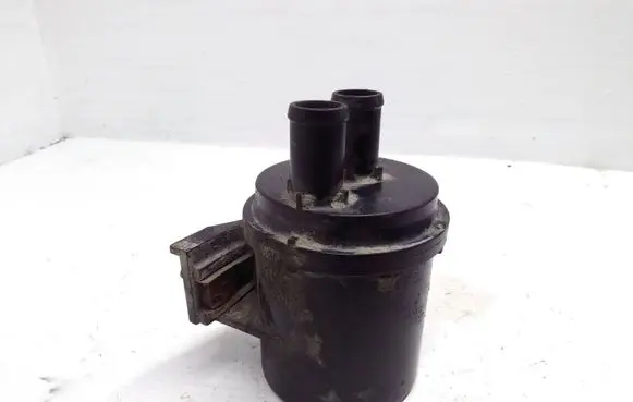 Vacuum air tank