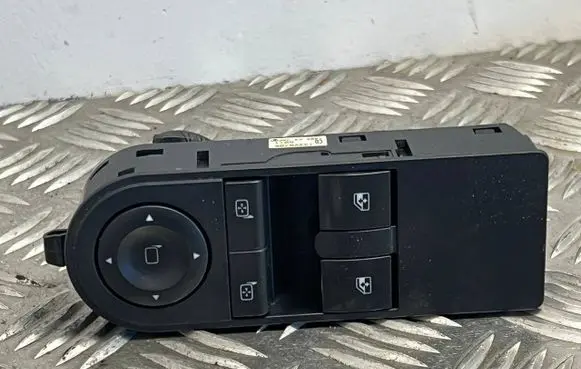 Opel Zafira B Electric window control switch 13228706 5011 1406K4