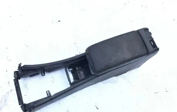 Mercedes-Benz C W203 Armrest dbby021110