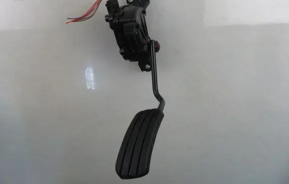 Renault Trafic II (X83) Accelerator throttle pedal 6PV00811914 7700313060