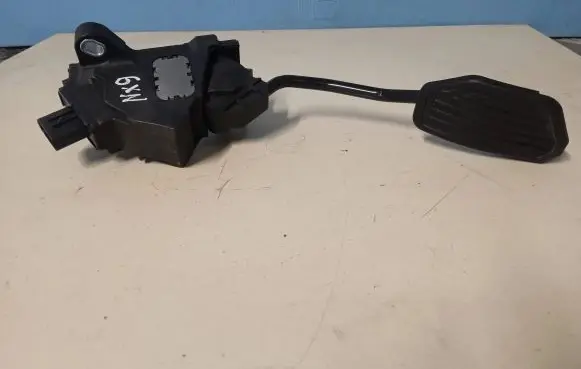 Lexus NX Accelerator throttle pedal 781100W050