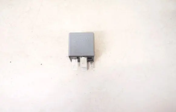Ford C-MAX I Other relay 1j0906381a v23134-b63-x396