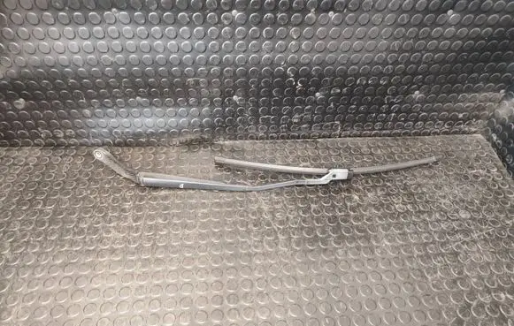 Citroen C4 II Front wiper blade arm 9687494480