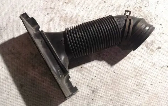 Skoda Octavia Mk2 (1Z) Air intake hose/pipe 1k0129609b